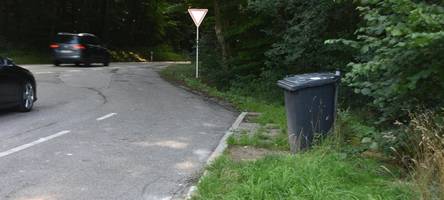 Umweltsünder entsorgen weiter illegal Altöl auf Parkplatz