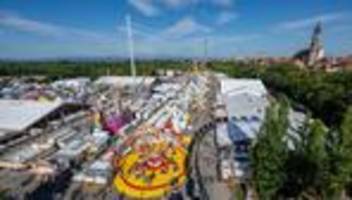 Brauchtum: Stabile Besucherzahl beim Gäubodenvolksfest - Weniger Bier