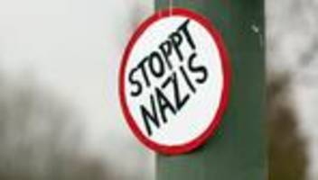 kampf gegen rechts: laut gegen nazis sichert sich rechte an nazishop-namen