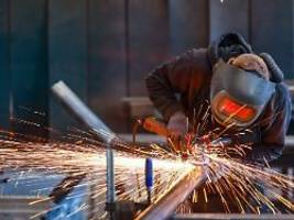 tausende stellen gestrichen: jobkahlschlag in der industrie hat massive wirtschaftliche folgen