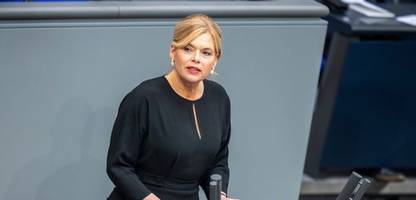 Julia Klöckner: Vergleich von »taz« und »Nius« sorgt für Kritik