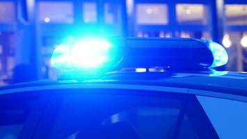 Bedrohung mit Schwert: Polizei rückt mit sieben Streifenwagen an