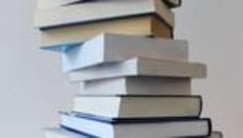 preisverdächtige literatur: wer geht ins rennen um den deutschen buchpreis?