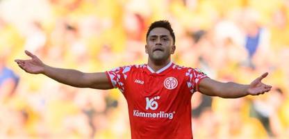 rassismus unter deutschen fußballfans: das hier ist euer problem – kümmert euch!