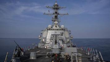 USA schicken Kriegsschiffe vor Venezuelas Küste – Maduro reagiert