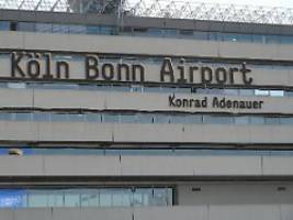 Notlandung in Köln/Bonn: Betrunkene Frau randaliert im Flugzeug