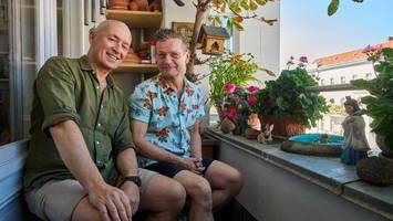 geschwister pfister: „den humor hat angela merkel“