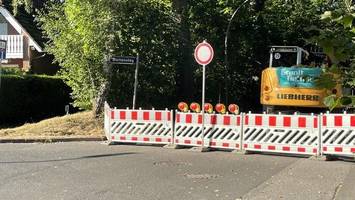 anwohner von plötzlicher straßensperrung in volksdorf überrascht