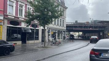Razzia nach Schießerei in Lohbrügge: Polizei durchsucht eine Bar