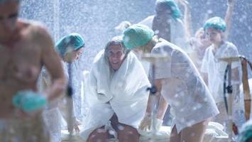 schmerz, blut und sex: radikal-performance beim sommerfestival