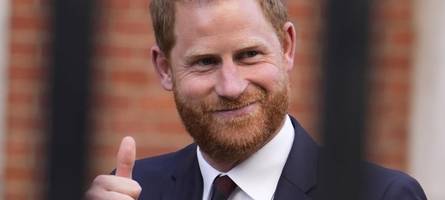 Prinz Harrys wilde Jugend: Ex-Butler erzählt von Wasserbomben und Takeaway auf dem Anwesen