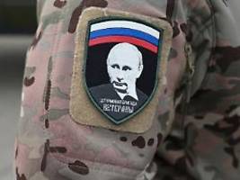 In den Hinterkopf geschossen: Russischer Soldat spricht über Hinrichtungen ukrainischer Gefangener
