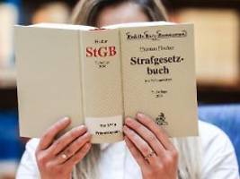 Recht einfach: Muss Juristendeutsch so unverständlich sein?