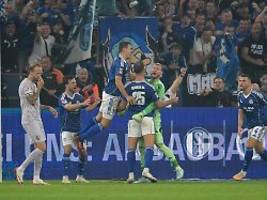 Spiel gegen Bochum gedreht: Doppelpack lässt Schalker Arena beben