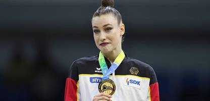 Darja Varfolomeev siegt bei WM in der Rhythmischen Sportgymnastik und wird mit der falschen Hymne geehrt