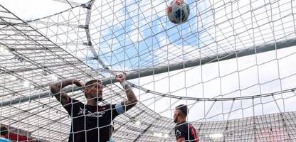 Fußball-Bundesliga: Bayer Leverkusen und VfB Stuttgart patzen zum Ligaauftakt