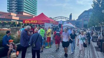 Serrahnfest am Bergedorfer Hafen mit Ponton-Bühne und Feuerwerk