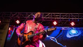 vieux farka touré: ein konzert wie ein einziger rausch