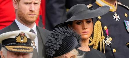 Harrys brisante Enthüllungen? Ex-Butler schildert komplett anderes Bild von Camilla