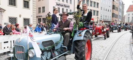 Herbstplärrer 2025: Der Festzug begeistert die Menschen in Augsburg