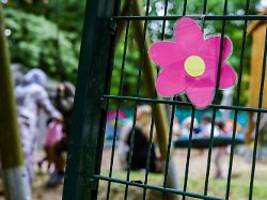 Brücke ins Leben: Wenn Mama inhaftiert ist - und das Kind dabei
