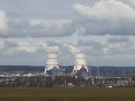 Erst Explosion, dann Feuer: Bericht: Russland schießt ukrainische Drohne bei AKW Kursk ab