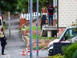 Rolle der Ehefrau bei Tat unklar: Polizei kann Mörder von Menden bisher nicht finden