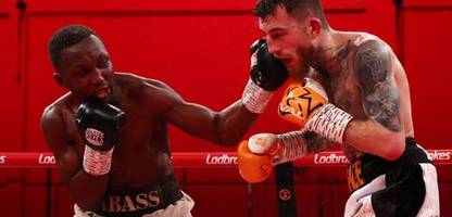 Boxen: Abass Baraou krönt sich zum Weltmeister im Halbmittelgewicht
