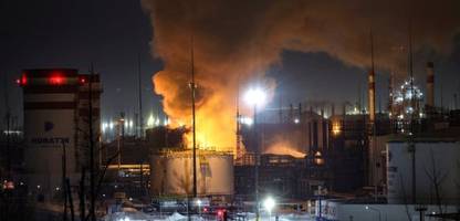 Drohnenangriff der Ukraine: Russische Ostsee-Raffinerie Ust-Luga brennt