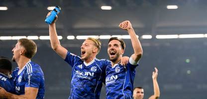 2. Liga: Schalke 04 dreht das Ruhr-Derbygegen den VfL Bochum innerhalb von zwei Minuten