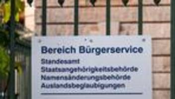 geschlechtseintrag beim amt: hunderte nutzen gesetz zur Änderung von geschlechtseintrag