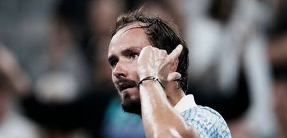 US Open: Daniil Medwedew verliert Erstrundenmatch nach kuriosem Zwischenfall