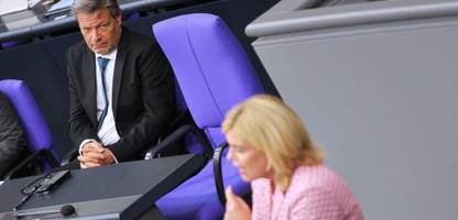 Robert Habeck teilt zum Abschied gegen Julia Klöckner aus