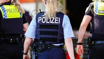 Autofahrer will nach Unfall flüchten – Zeuge kann das verhindern