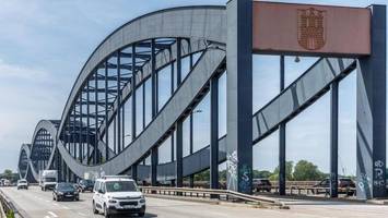 Neue Elbbrücke: Sanierungsarbeiten dauern länger als geplant