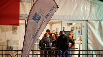 Studie: Nach Fluchtwelle 2015: Beschäftigung nähert sich Durchschnitt