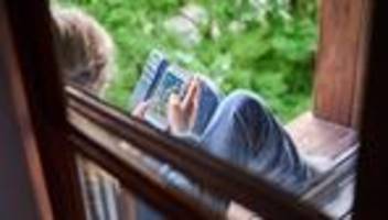 Soziale Medien: Kinderschutzbund lehnt Altersgrenze für soziale Netzwerke ab