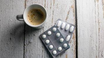 Kaffee bei Antibiotika? Studie deutet auf mögliche Gefahr hin