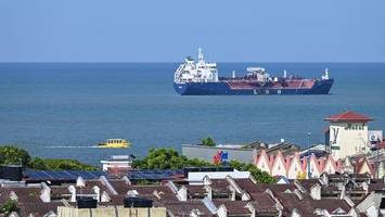 „Mit Stangen, Haken & Seilen“: Dramatischer Anstieg bei Piraterie