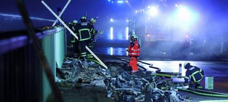 Fünf Verletzte bei Großbrand im Hamburger Hafen