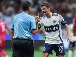 Ein paar Unterhosen nachlegen: Thomas Müller verrät Anlaufschwierigkeiten und Elfer-Klau