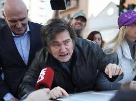 Gewaltausbruch in Buenos Aires: Milei wird im Wahlkampf mit Steinen beworfen