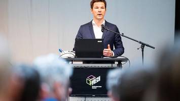 giffey gibt ambitionen auf rotes rathaus auf, weg für krach frei