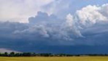 wettervorhersage: wechselhaftes wetter mit gewitter und regen