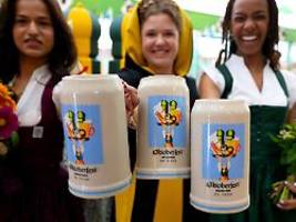 Hommage an die Bedienungen: Das ist der Wiesn-Krug 2025