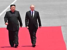 Xi lässt Militär aufmarschieren: China: Putin und Kim Jong Un nehmen an Parade in Peking teil