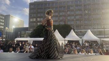 Mode statt Messer: Alexanderplatz wird zum Laufsteg