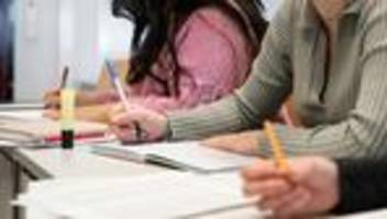 Universität Tübingen: Mädchen wissen laut Studie weniger über Wirtschaft als Jungen
