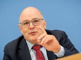 Kein Herbst der Kommissionen: Arbeitgeberverbände fordern Tempo bei Sozialreformen