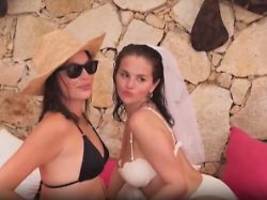 Mit Schleier und Luxus: Selena Gomez feiert ihren Junggesellinnenabschied